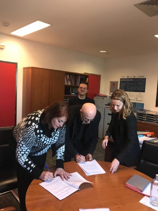 AELIP signs a collaboration agreement with the Fundación Instituto de Investigación Sanitaria de Santiago de Compostela to finance a research project on Celia encephalopathy with 33,600 euros