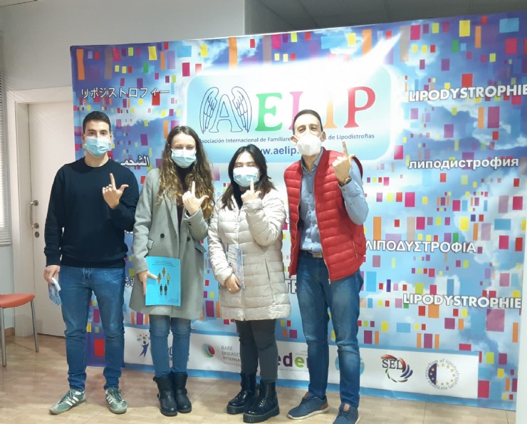 Un grupo de alumnos del grado de publicidad y relaciones públicas de Universidad de Murcia visitan la sede de AELIP para realizar una investigación de la comunicación interna y externa de la entidad 