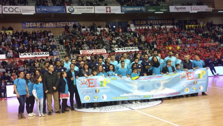 El encuentro de baloncesto entre el UCAM Murcia y el FC Barcelona Lassa sirvió para dar visibilidad a las lipodistrofias
