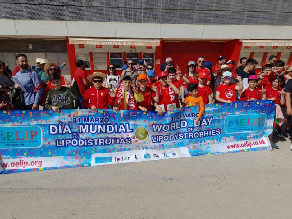 Las Lipodistrofias estuvieron presentes en el Partido Real Murcia-UD Ibiza con motivo del Día Mundial de las Lipodistrofias 