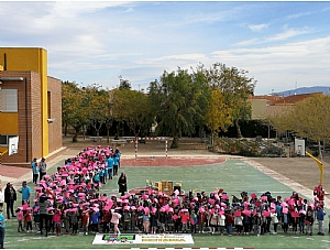 El colegio Comarcal Deitania de Totana celebra un acto de apoyo a las lipodistrofias