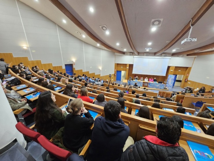 O simpósio da AELIP reuniu mais de 550 estudantes de medicina da Universidade de Santiago de Compostela.