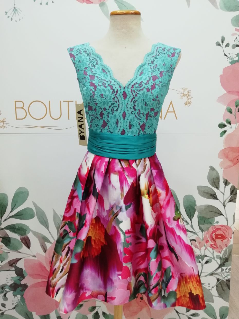 Vestido BYANA ALEGRÍA, falda mikado con cuerpo encaje turquesa fondo frambuesa