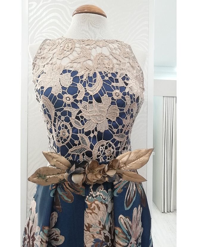 VESTIDO MIDI EN AZUL Y BEIGE  - Foto 1