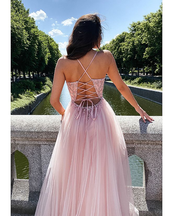 vestido largo estilo princesa bordado pedrería rosa nude  - Foto 4