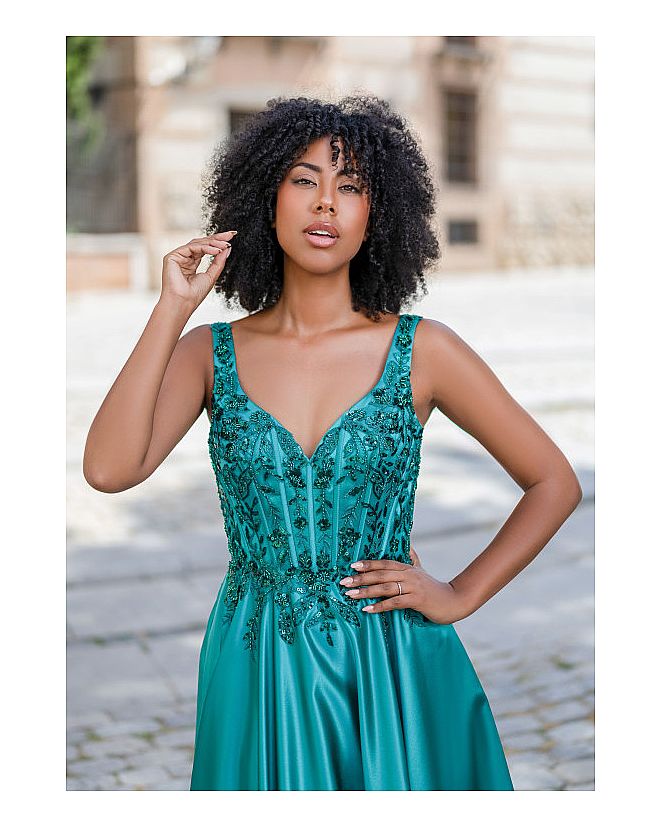 Vestido de pedrería color teal - Foto 1