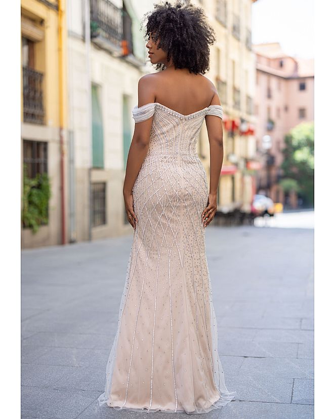 Vestido de pedrería color arena - Foto 2