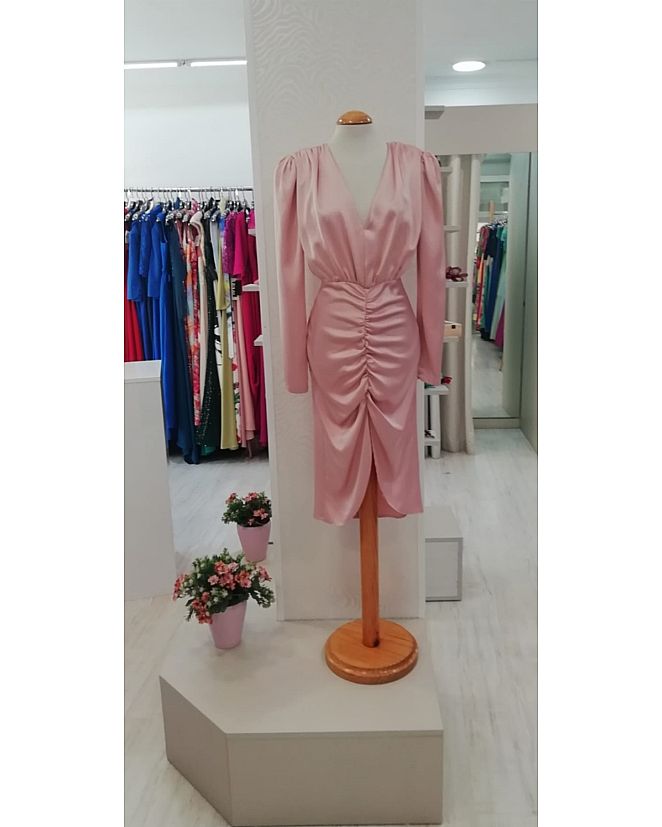 Producto: VESTIDO NEBLAK EN ROSA