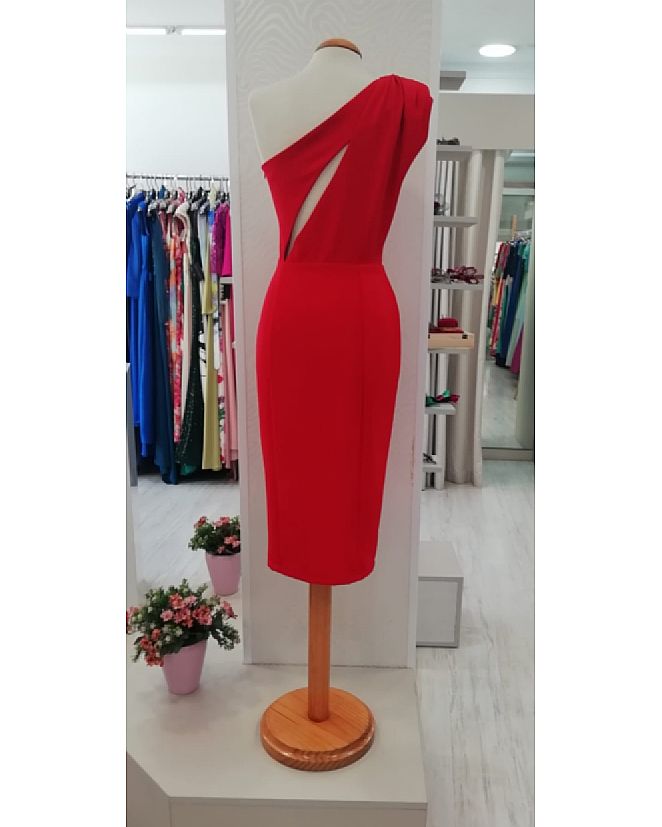 VESTIDO CON ESPALDA ASIMÉTRICA  - Foto 1