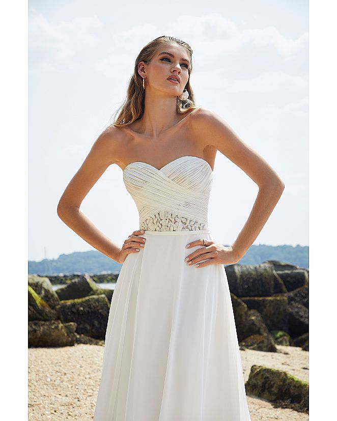 vestido novia drapeado con toque de pedreria - Foto 2