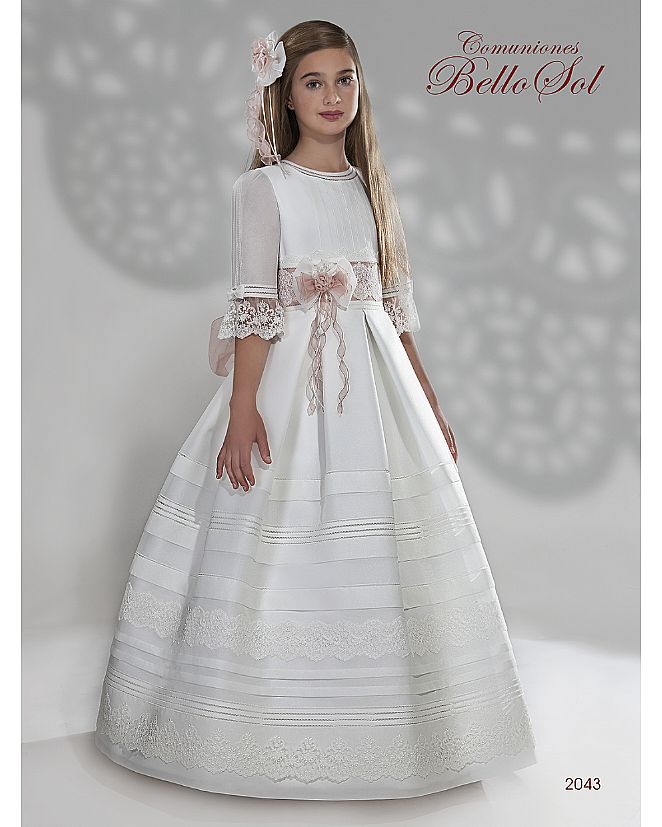 Producto: Vestido Comunión blanco con falda de tablas