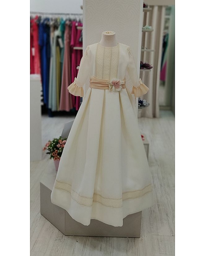 Producto: VESTIDO DE COMUNIÓN MS LAZO EN PASTEL 