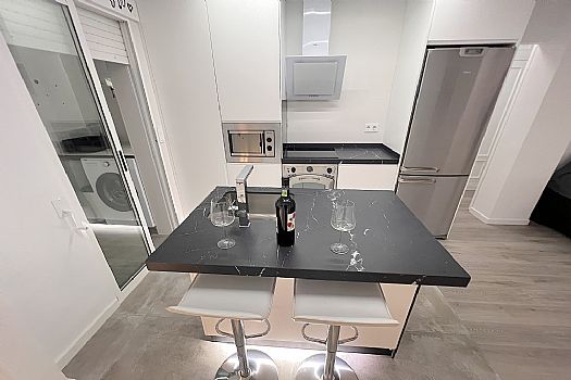 Apartamento amueblado con Piscina cominitaria - Foto 1