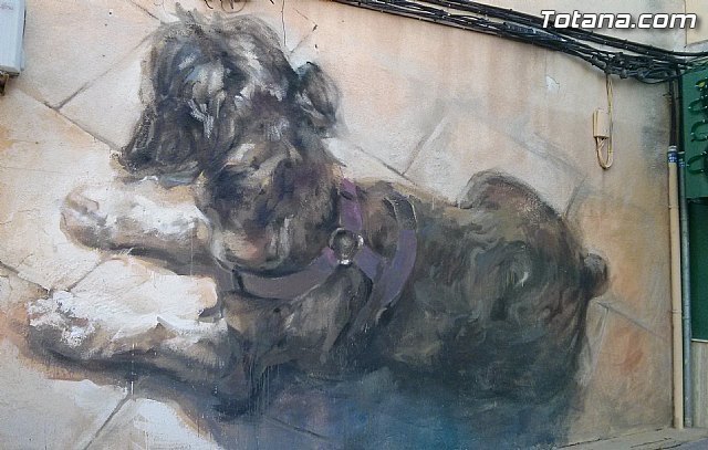 Se presenta la obra mural “Miko” en Clínica Veterinaria Dogo