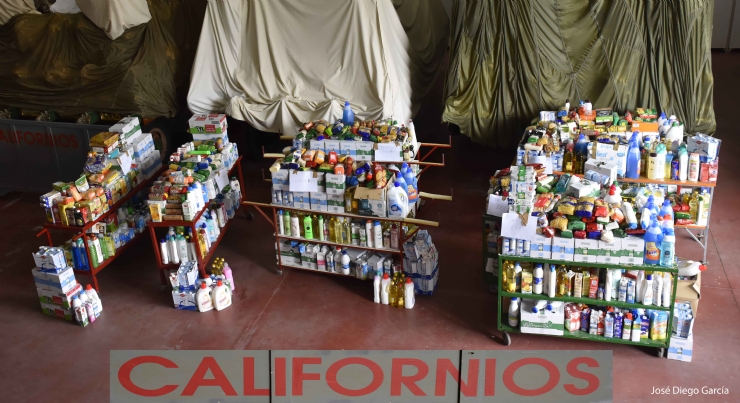 Campaña del Litro. Entrega de Alimentos