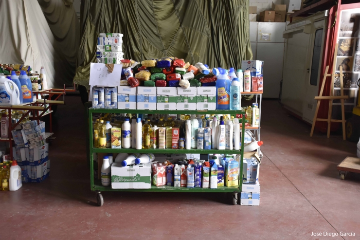 Campaña del Litro. Entrega de Alimentos