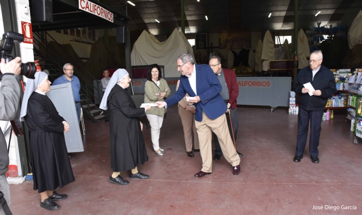 Campaña del Litro. Entrega de Alimentos
