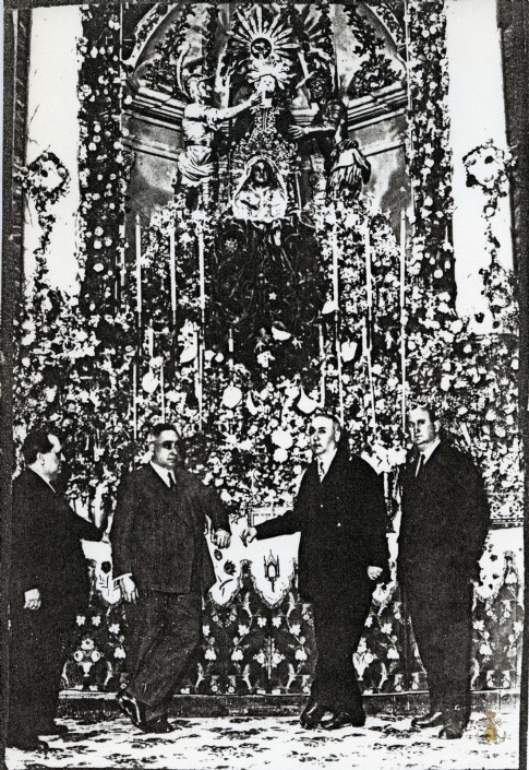 Dos partituras del fondo musical del Archivo Californio.Himno a la Virgen de los Californios” y de la “Salve”