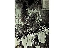 Divulgación Patrimonio Documental de la Cofradía. Fotografías de Juan Sáez de la procesión de Miércoles Santo. Publicadas en Cartagena y sus procesiones de Semana Santa. 1944 - Foto 5