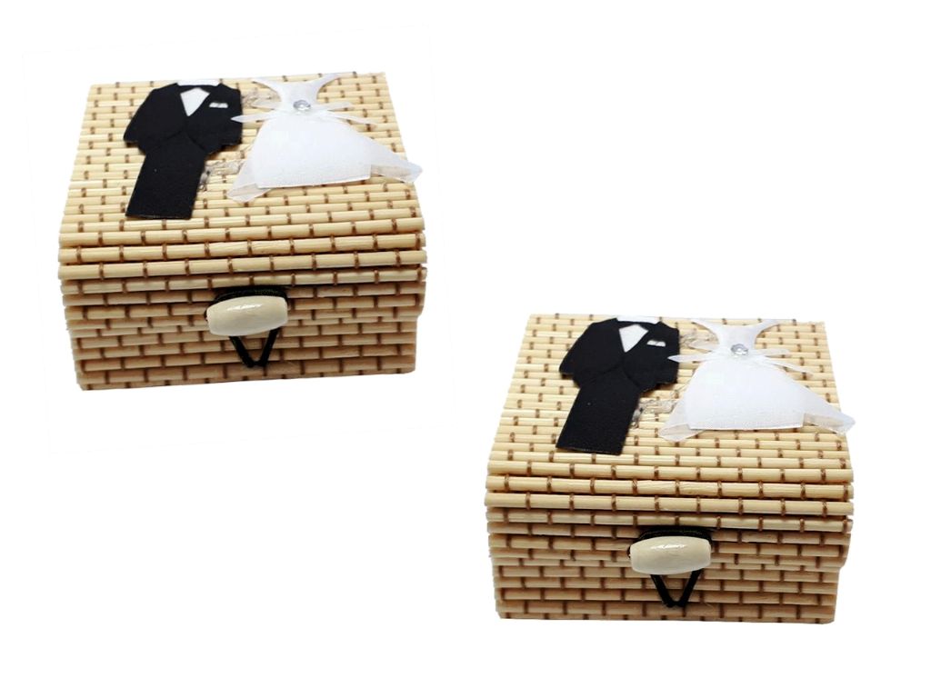 Caja de madera mimbre novios (7x7 cm.)