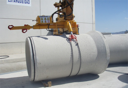 Montaje de tubo de hormigón armado de 1.200 con prototipo. (BORTUBO)