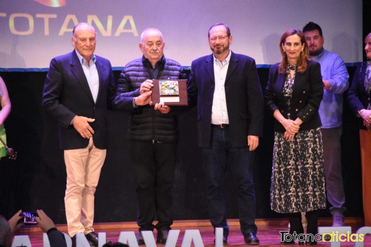 El Club Automóvil de Totana reconocido con la Máscara de Oro de los Carnavales de Totana 2025