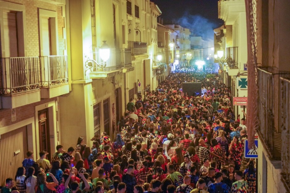 Miles de personas celebran Los Mayos 2025 en Alhama de Murcia: Música, tradición y participación vecinal protagonizan su fin de semana grande