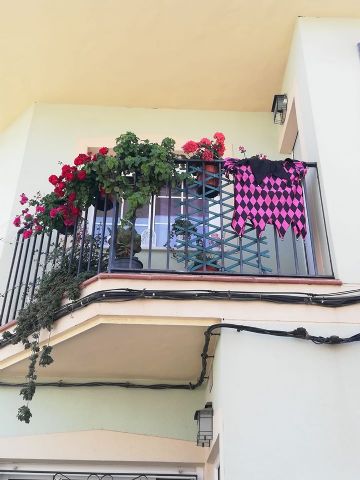 Decoración balcones y ventanas de los vecinos 2020 - 5