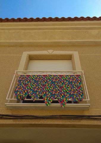 Decoración balcones y ventanas de los vecinos 2020 - 9