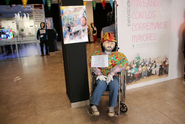 Inauguración de la exposición Mayeando con los Corremayos Mayores en la Casa de la Cultura - 4