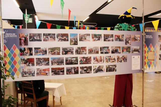 Inauguración de la exposición Mayeando con los Corremayos Mayores en la Casa de la Cultura - 21