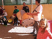 MIEMBROS DE LA BANDA VISITAN LA ESCUELA INFANTIL CARMEN BARO - Foto 3