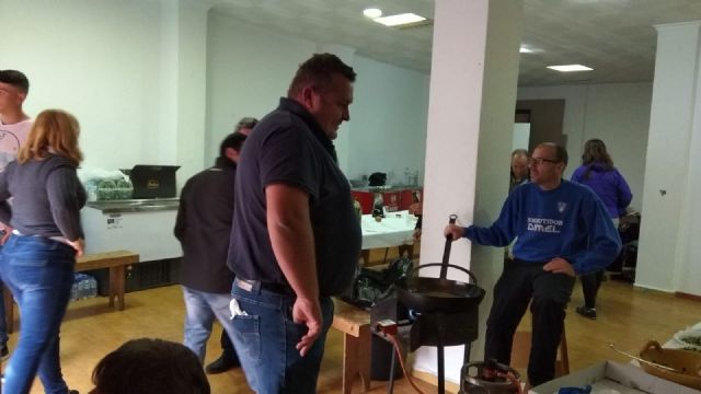 CAMBIO DE TRONO TRAS LA SUSPENSIÓN DE LA PROCESIÓN - 19