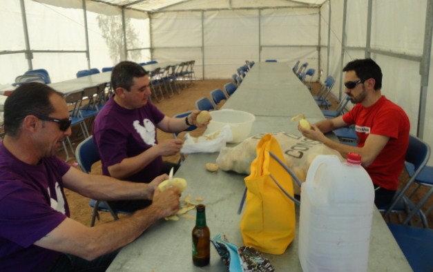 CONVIVENCIA DE HERMANDAD EN LA SANTA AÑO 2014 - 2