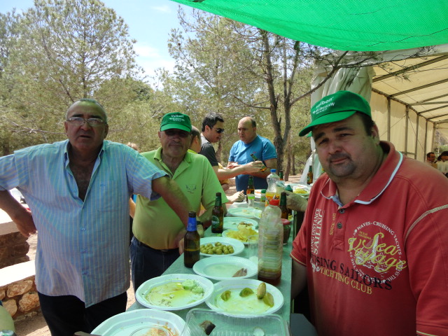 CONVIVENCIA DE HERMANDAD EN LA SANTA AÑO 2014 - 12