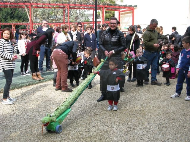 NUESTRA BANDA PARTICIPA EN LA PROCESIÓN DE UNA ESCUELA INFANTIL - 9