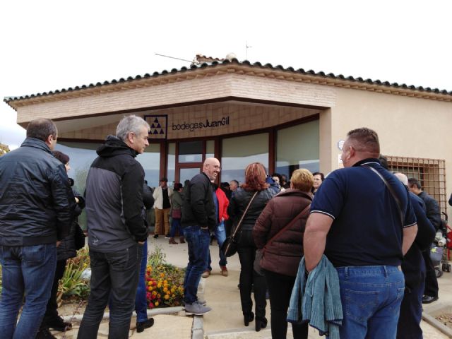 VIAJE DE LA HERMANDAD A JUMILLA ( BODEGAS JUAN GIL)  - 6