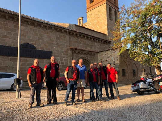 Miembros de Moto Club Custom de Alhama parten en peregrinación a Mérida.