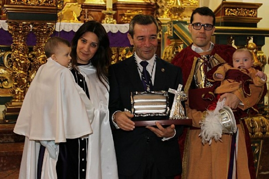 Pedro Marin junto a su familia como Pregonero de Semana Santa