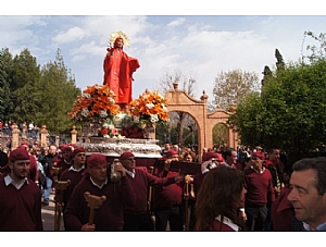 La Patrona de Totana regresa a su Santuario tras la restauración de su retablo del Altar Mayor
