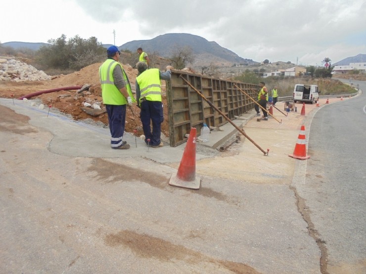 Fomento realiza labores de conservación en 550 kilómetros de carreteras regionales, entre ellas, la RM-3 (Totana-Mazarrón)