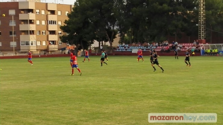 El Mazarrón FC vence al AD Alquerías por 6-3 y mantiene el liderato de la Preferente. 