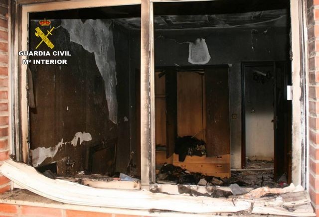 La Guardia Civil esclarece dos incendios en viviendas provocados por familiares de los propietarios