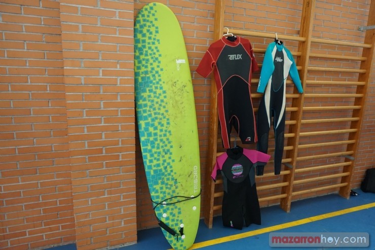 La unidad didáctica de surf formará a más de 700 alumnos
