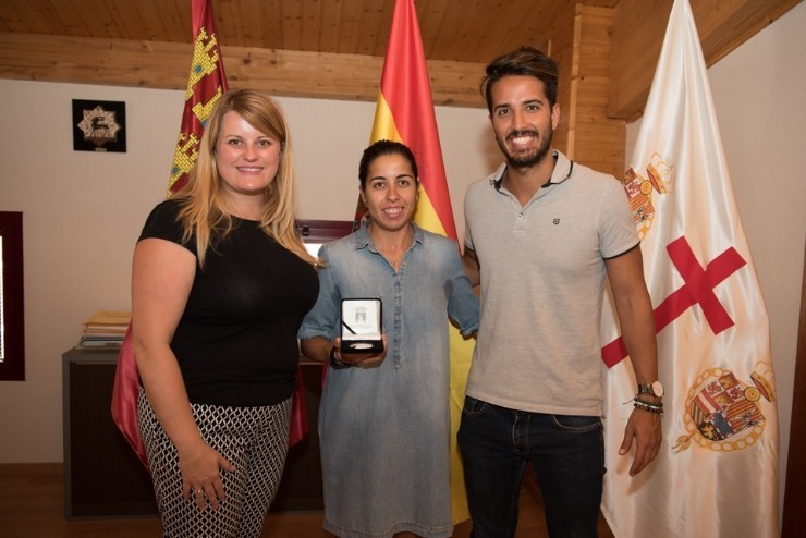 La alcaldesa, Alicia Jiménez, ha recibido hoy deportistas mazarroneros que han logrado éxitos deportivos recientemente