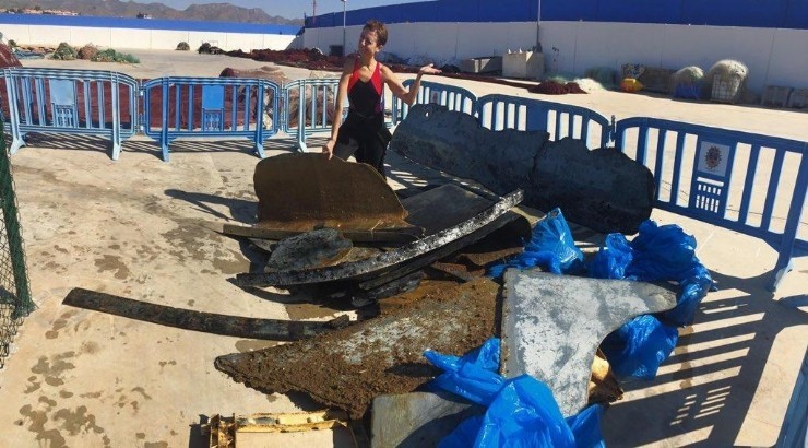 800 kilos de basura de los fondos marinos recogidos en la XXV limpieza de fondos Bahía de Mazarrón