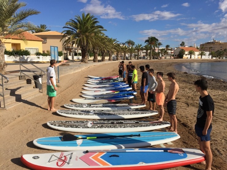 Cientos de escolares participan el el Programa Educativo de Deportes Náuticos 'Driza ¡Todos a la Mar!'