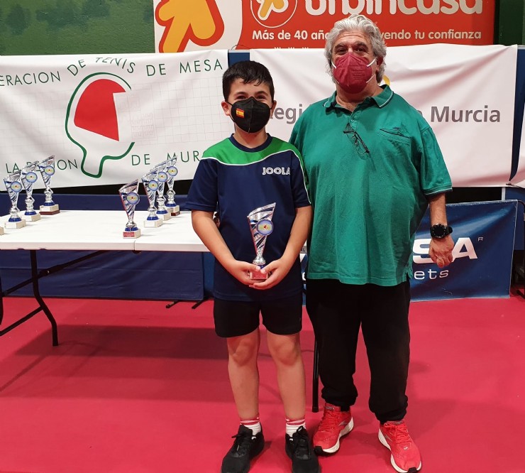 Bronce para Juan Francisco López y Juan Antonio Hernández en el Campeonato Autonómico de tenis de mesa
