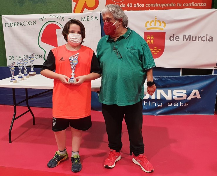 Bronce para Juan Francisco López y Juan Antonio Hernández en el Campeonato Autonómico de tenis de mesa