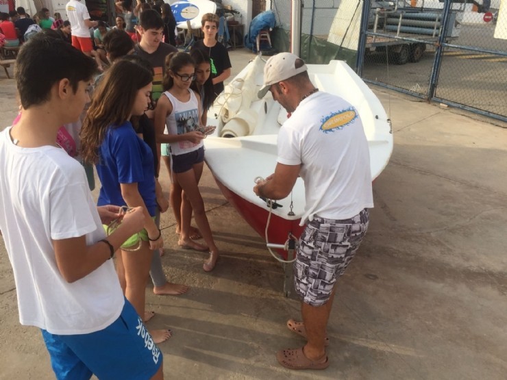 Los alumnos del IES Domingo Valdivieso han sido los primeros en experimentar la primera de las jornadas del Programa Educativo de Deportes Náuticos